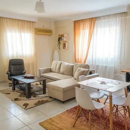 Modern And Quiet Few Minutes From The Center Selanik